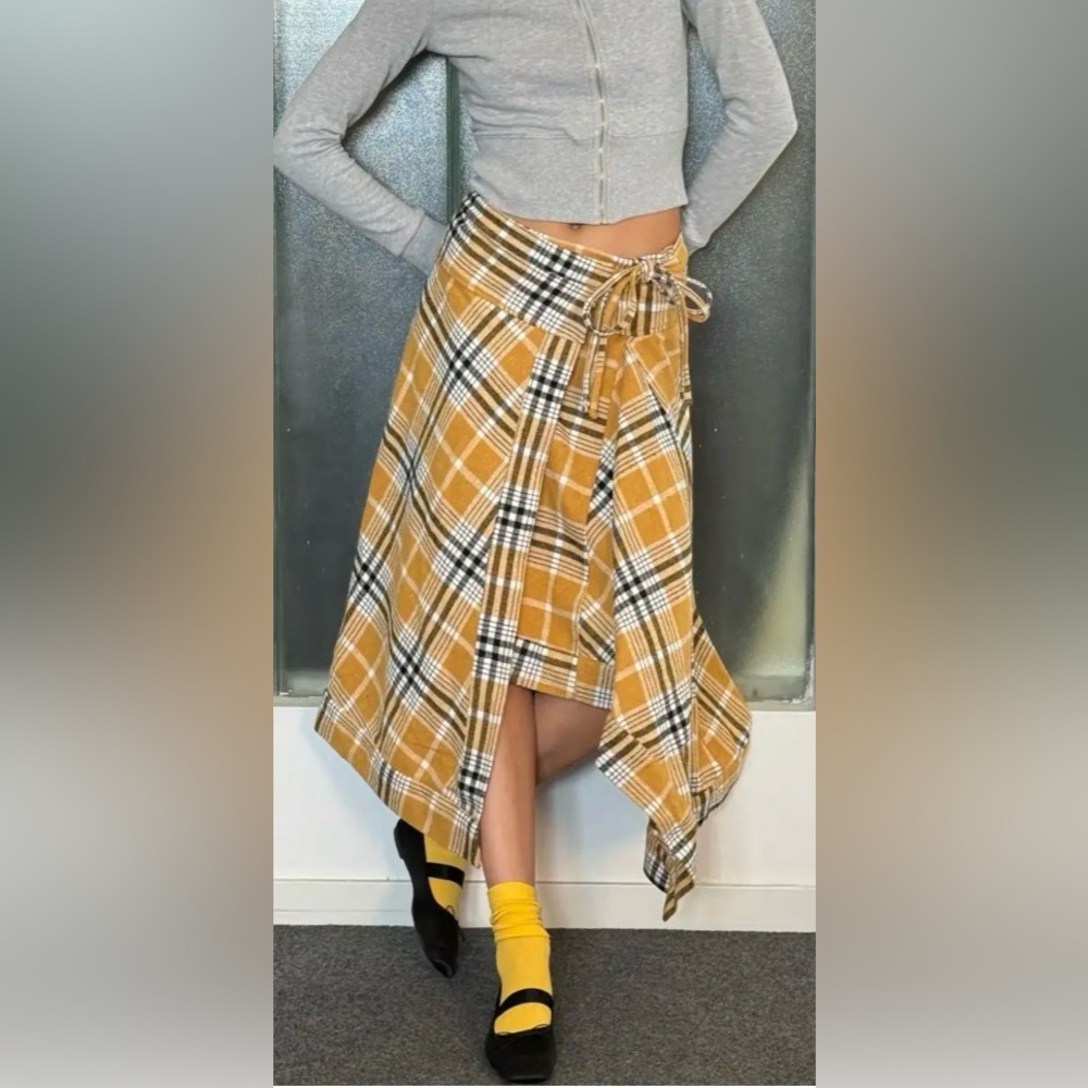 Susmies Rowan Tie-Waist Wrap Plaid A-Line Skirt Mustard/Black. One size NWOT. - Picture 3 of 3